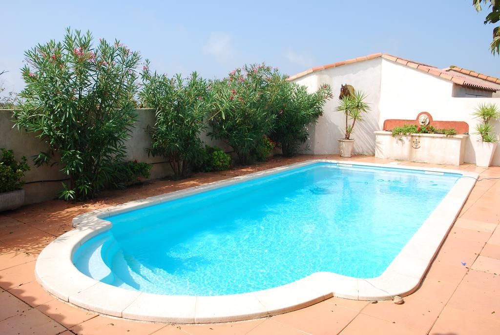 Soleil De Camargue Villa Arles Exterior photo
